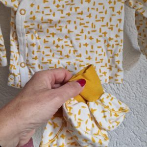 062 – Hema overslag shirt met slofjes (1125nic)