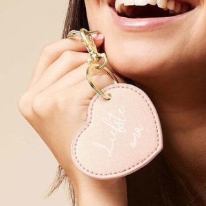 Sleutelhanger hartje sierletters Liefste oma