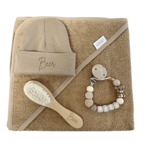 Kraamcadeau met naam – Cadeauset bruin €39.95