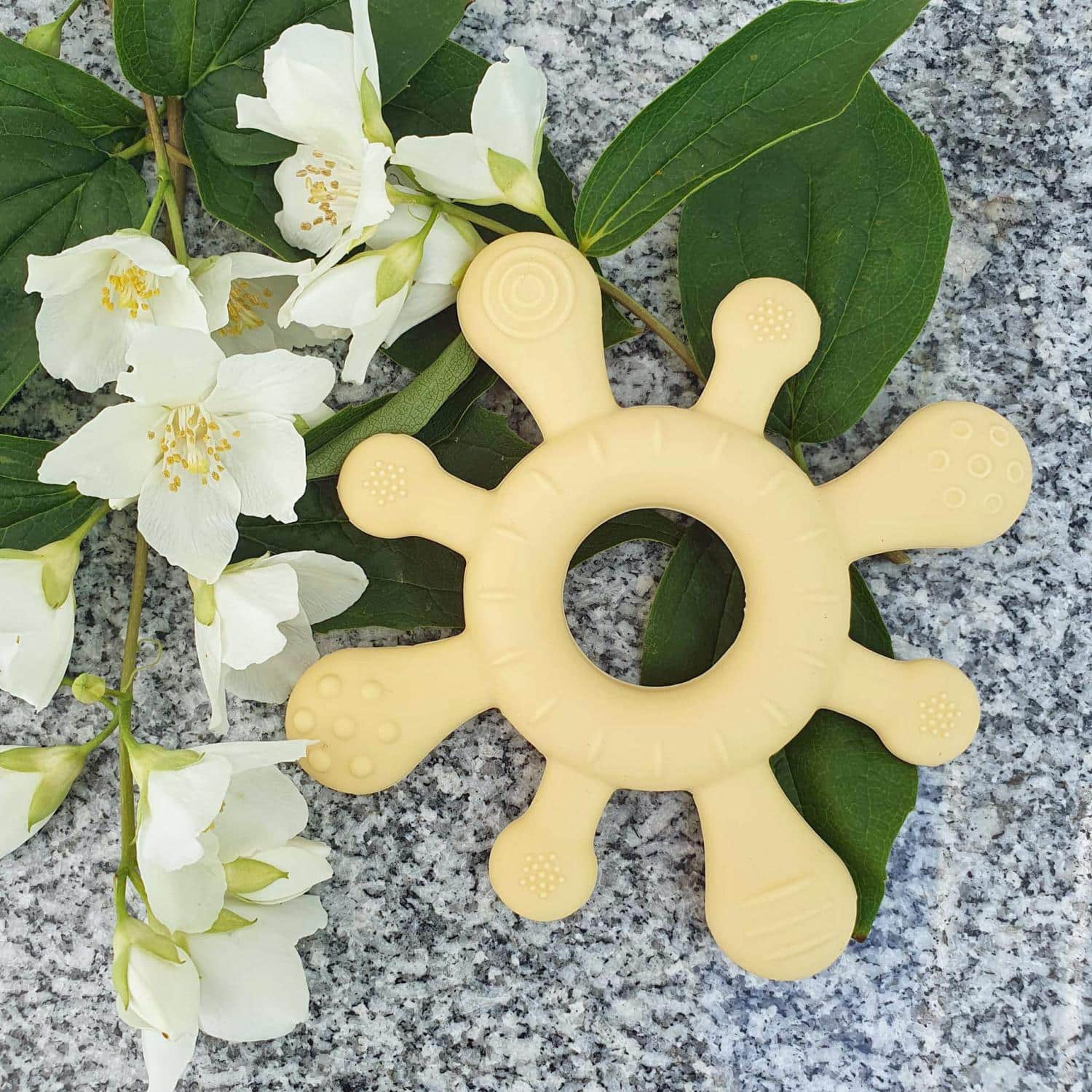 Siliconen Bijtspeeltje – Coral Sun Geel – Summerville Organic - Afbeelding 3